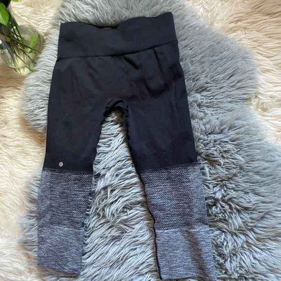Lululemon Seamless Cropped Leggings - Picture 10 of 13
